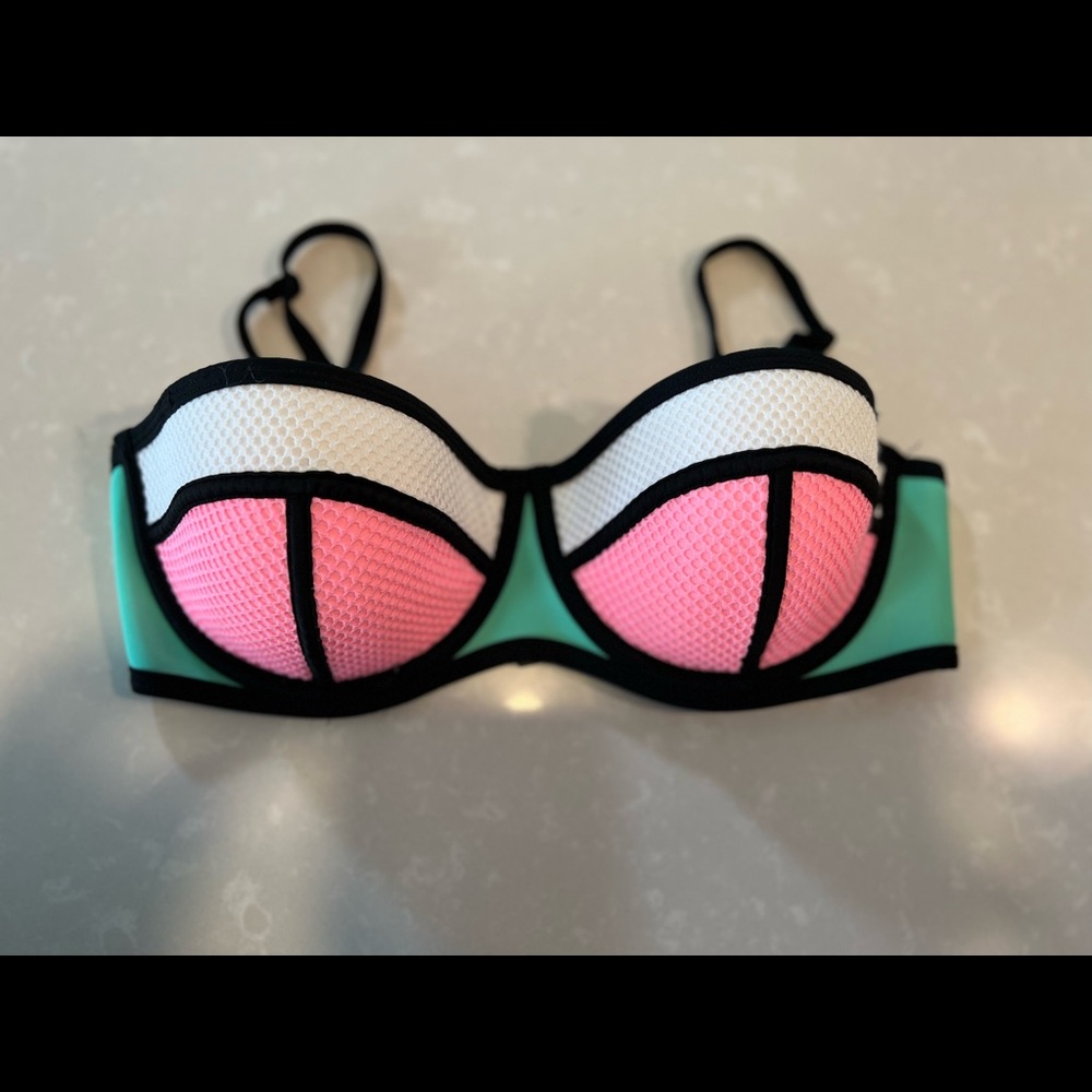Triangl swim too
